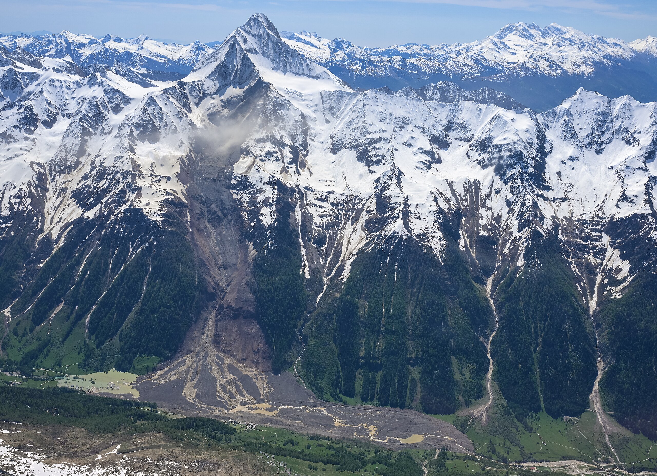 Swisstopo_Rapid_Mapping_2025_May_30_Blatten_DSC6477_cropped